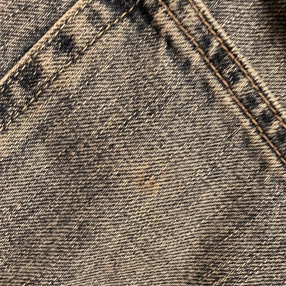 Gap denim shorts with Daisy - Picture 3 of 3